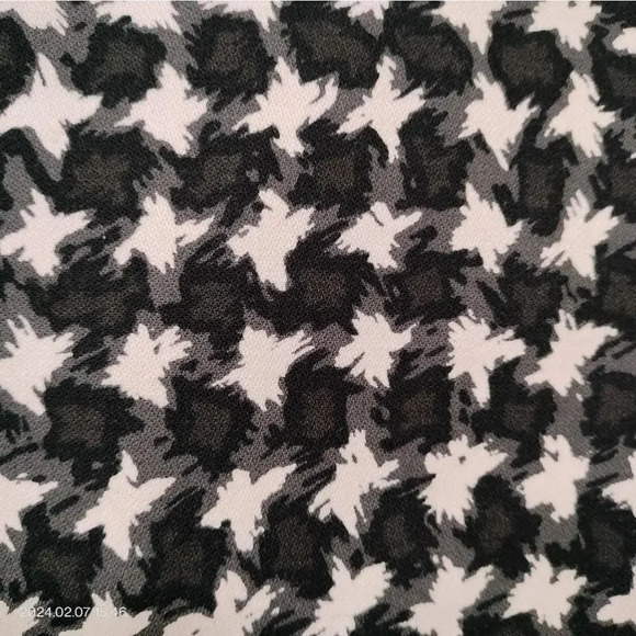 Talbots Size 8 Black Gray Geometric Houndstooth Pattern Lined Zip Closure Skirt - Picture 6 of 10